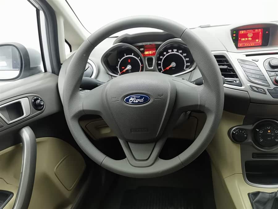 Ford Fiesta 2012 immagine di auto #12