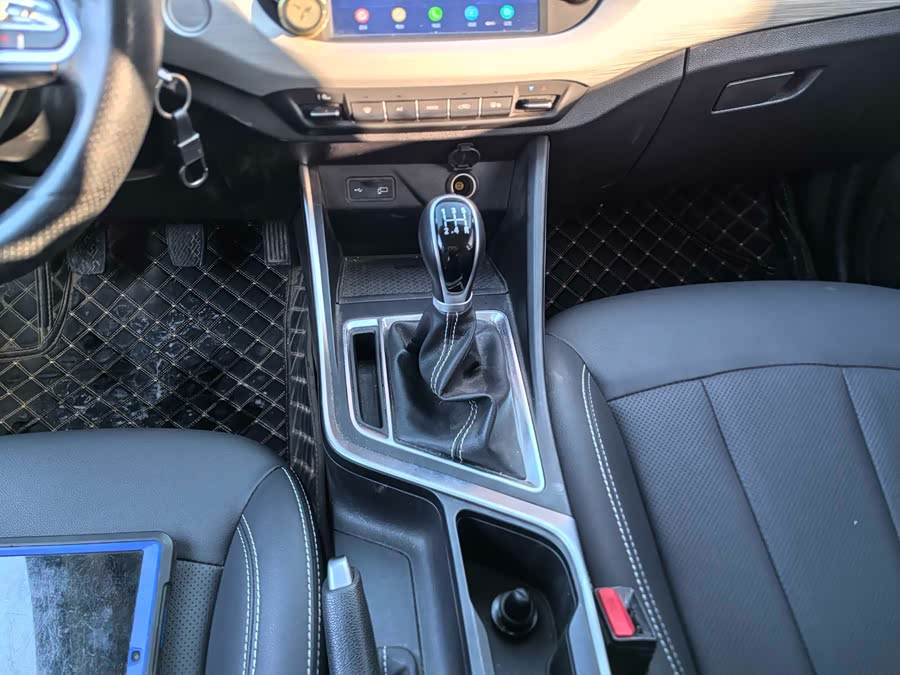 GEELY Vision X3 2021 car image #12