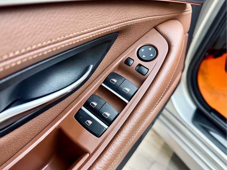 BMW 5 Series 2016 car image #12
