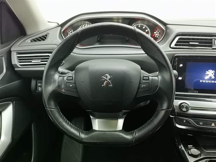 Peugeot 308 2019 #12 Peugeot 308 2019 car image #12