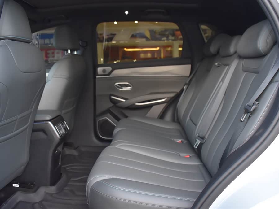 BYD SongL DM-i 2025 #12 BYD SongL DM-i 2025 car image #12
