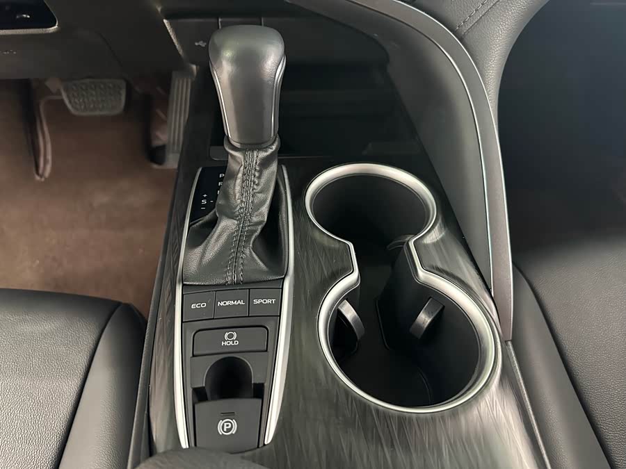 Toyota 2025 car image #12