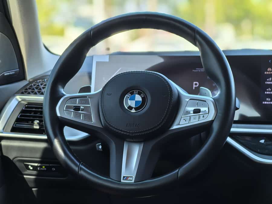 BMW X5 2024 car image #12