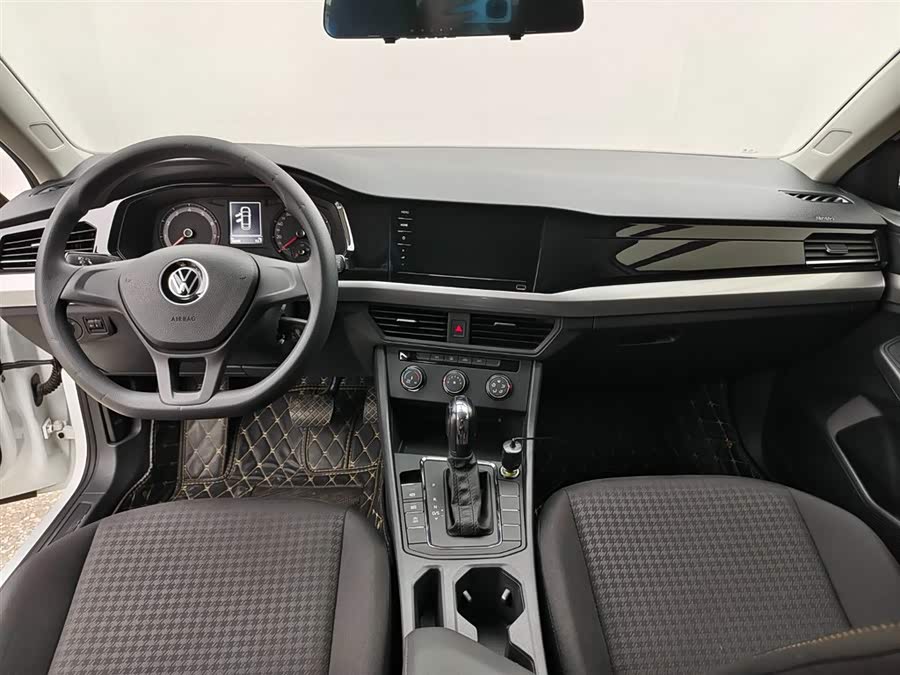 Volkswagen Bora 2021 car image #12