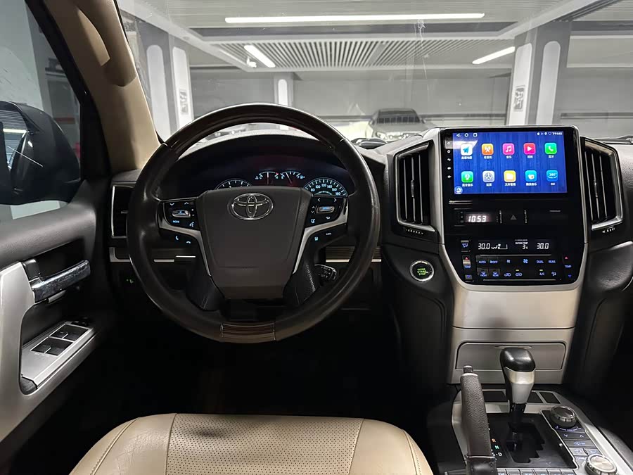 Toyota Land Cruiser 2009 car image #12