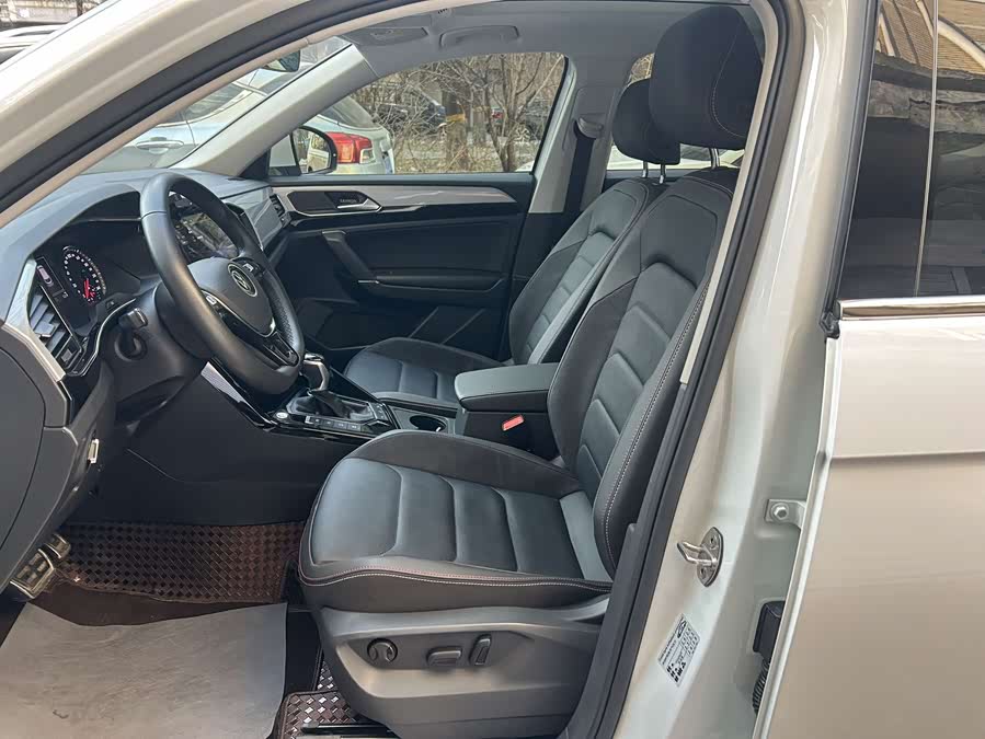 Volkswagen Tayron 2022 immagine di auto #12