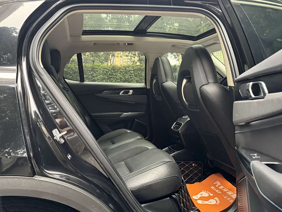 Lynk & Co 01 EM-P 2019 car image #12