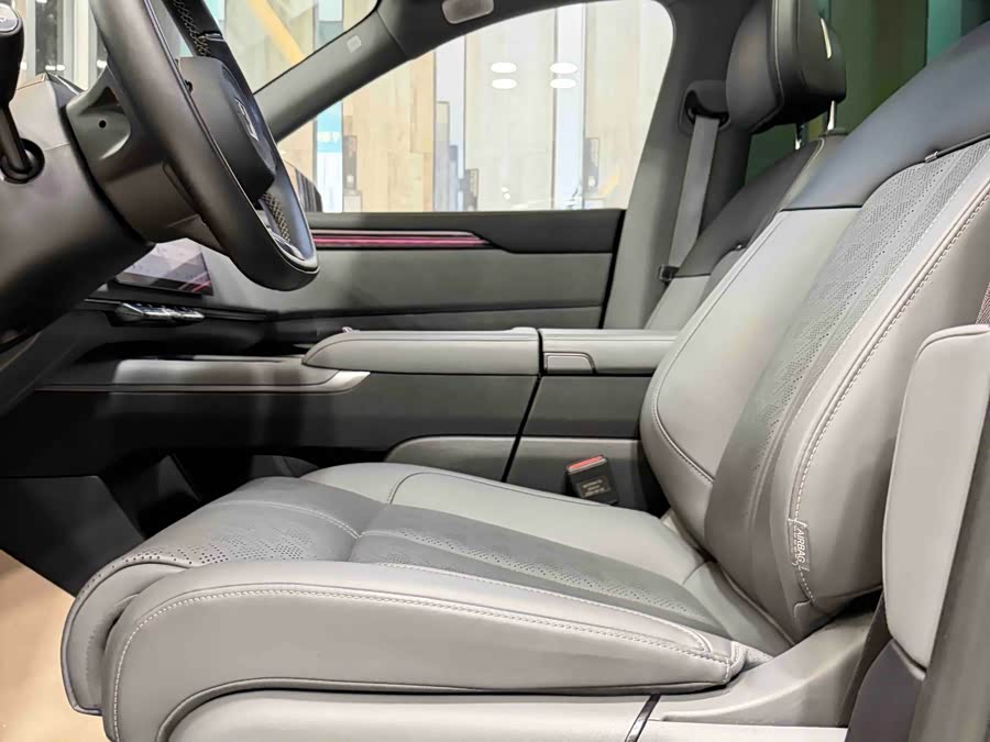 Zeekr 7X 2024 car image #12