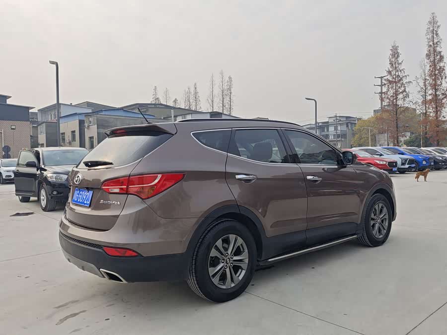 Hyundai Santa Fe 2023 car image #12