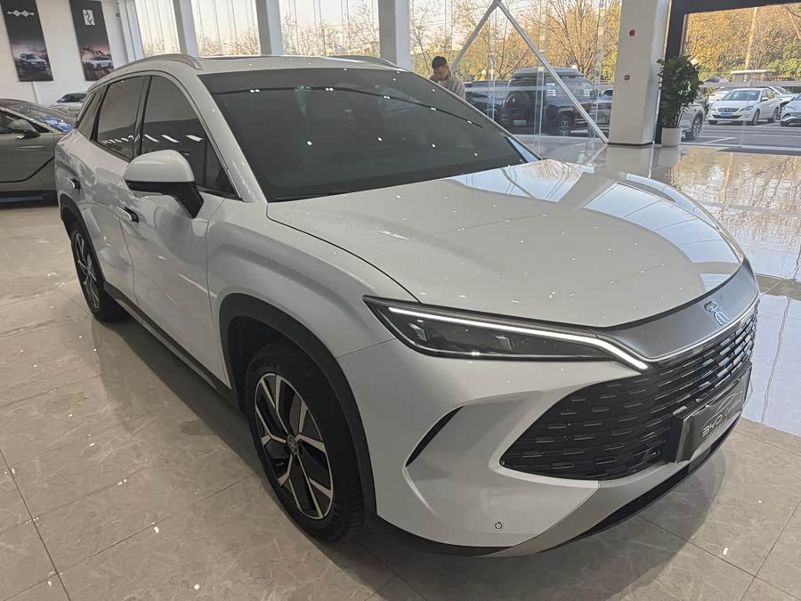 BYD SongL DM-i 2024 #12 BYD SongL DM-i 2024 car image #12