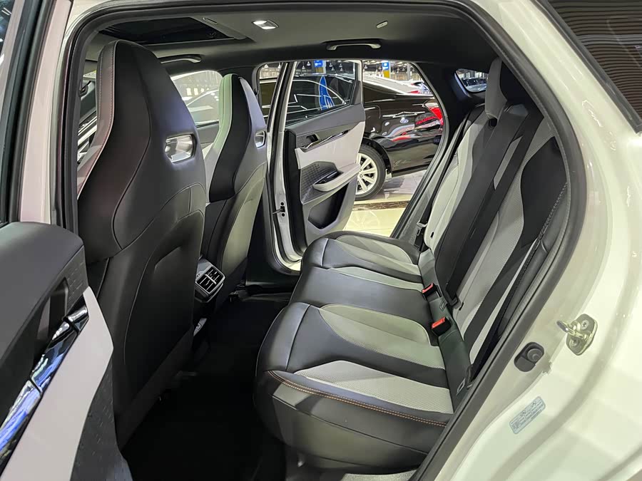 Changan UNI-V iDD 2024 car image #12