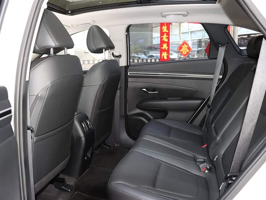 Hyundai Tucson 2024 car image #12