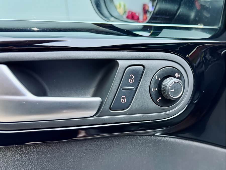Volkswagen Beetle 2016 car image #12
