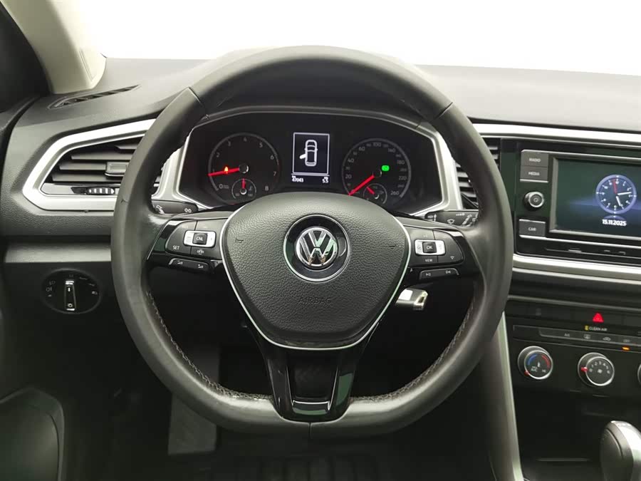 Volkswagen T-Roc 2020 car image #12