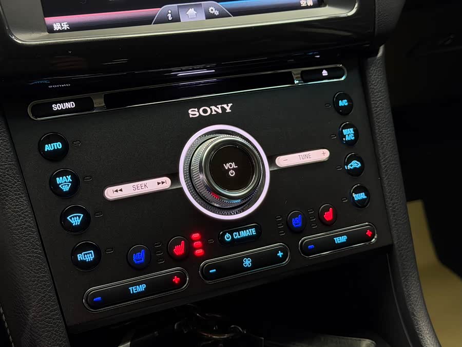 Ford Taurus 2017 car image #12