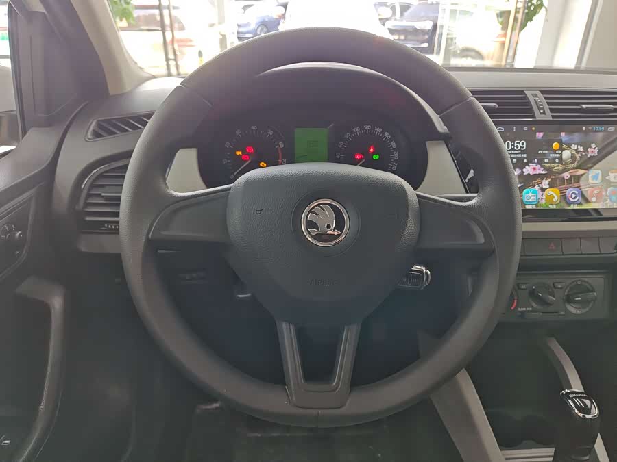 Skoda Fabia 2016 صورة سيارة #12