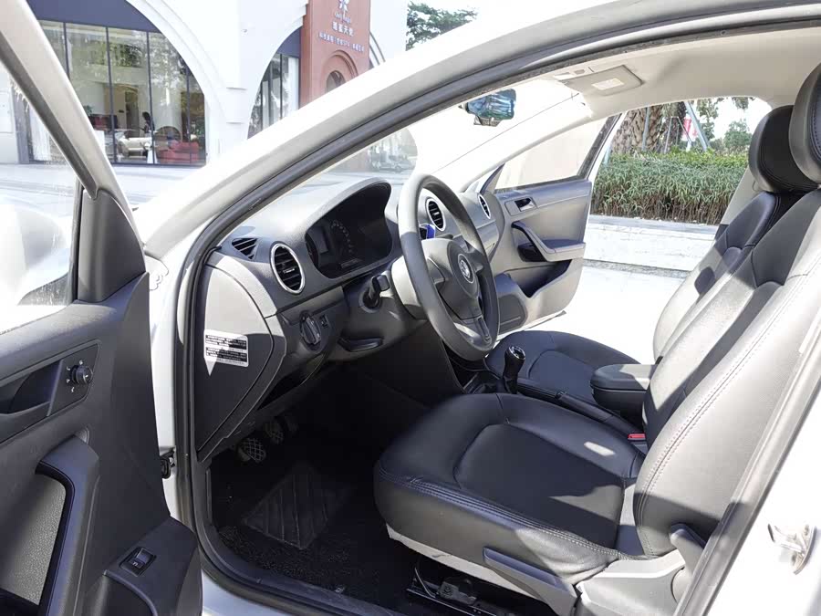 Volkswagen Jetta 2017 immagine di auto #12