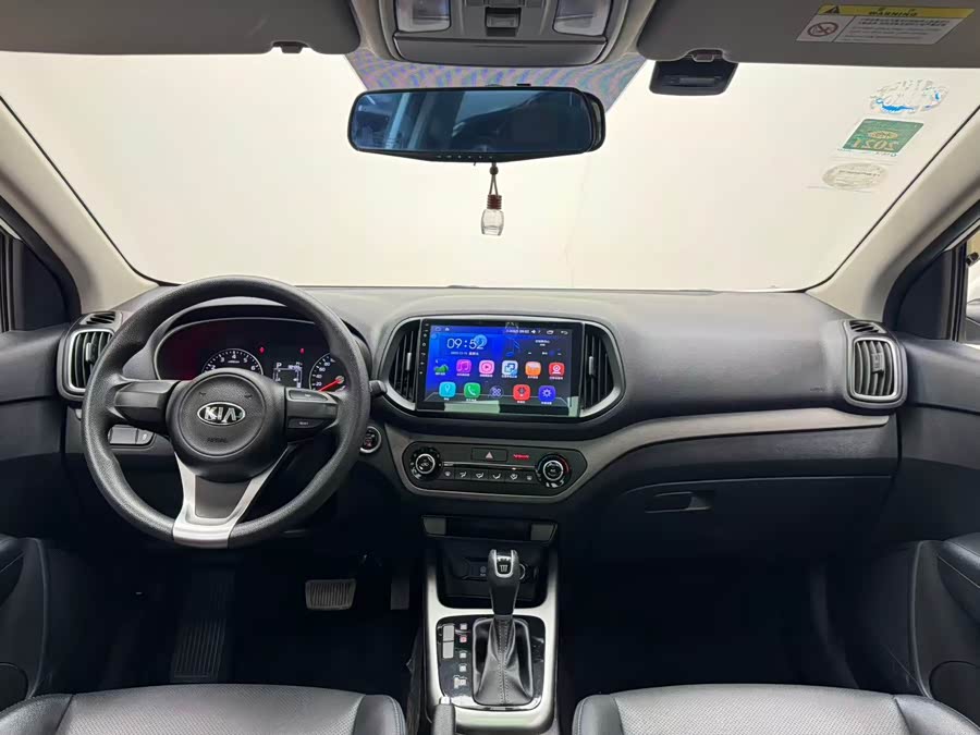 Kia Stonic 2017 #12 Kia Stonic 2017 car image #12