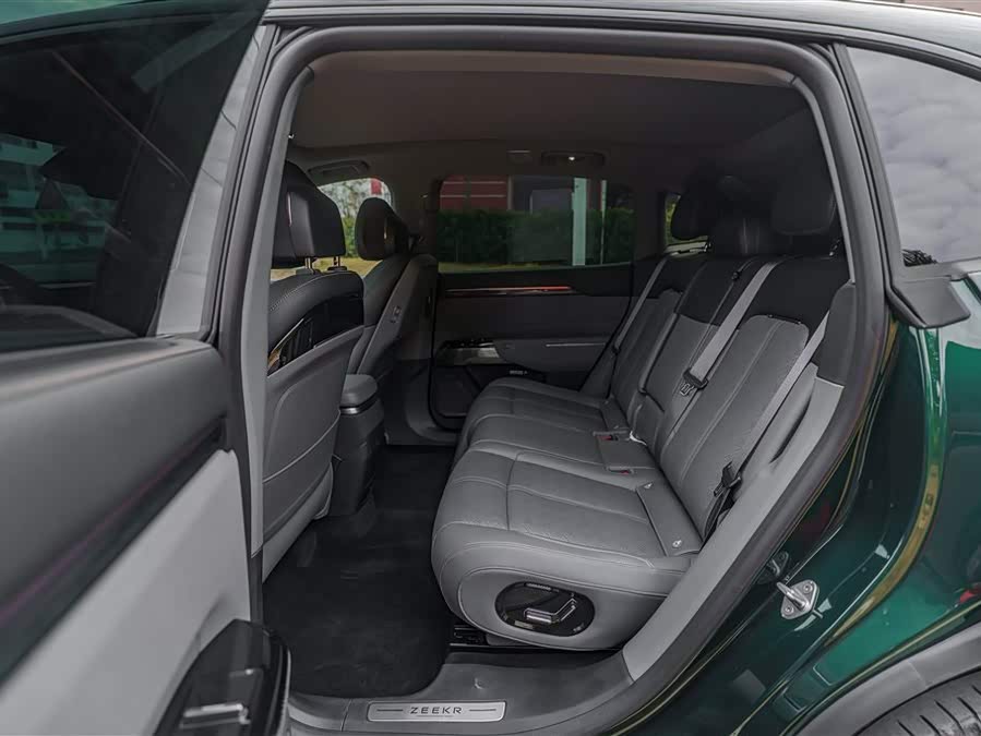 Zeekr 7X 2025 car image #12