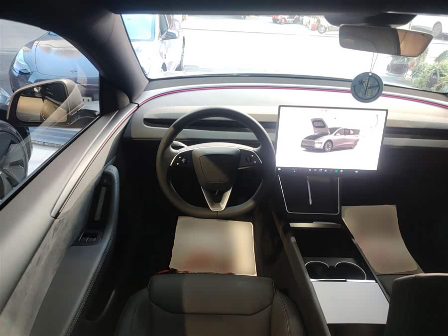 特斯拉 Model Y L 2025 汽车图片 #12