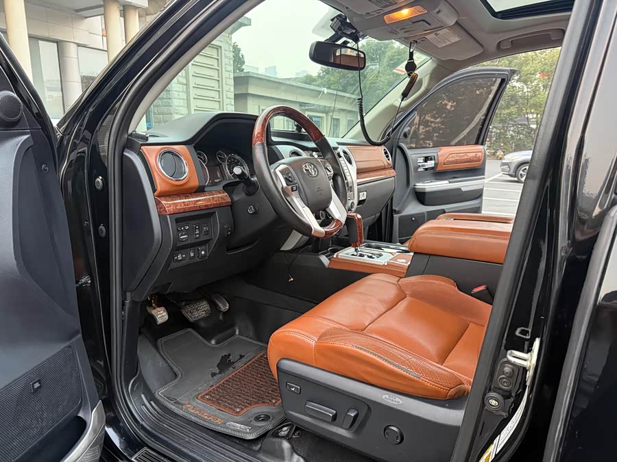 Toyota Tundra 2015 immagine di auto #12