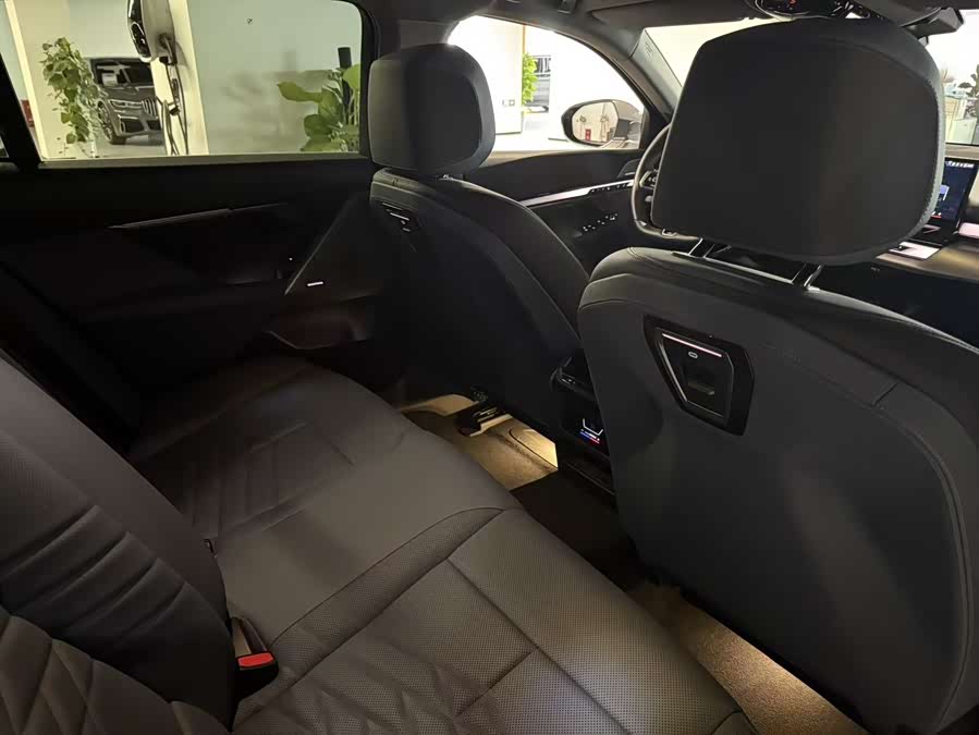 BMW i5 2024 #12 BMW i5 2024 car image #12