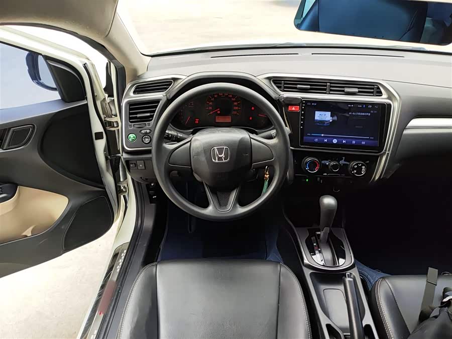 Honda Greiz 2018 car image #12