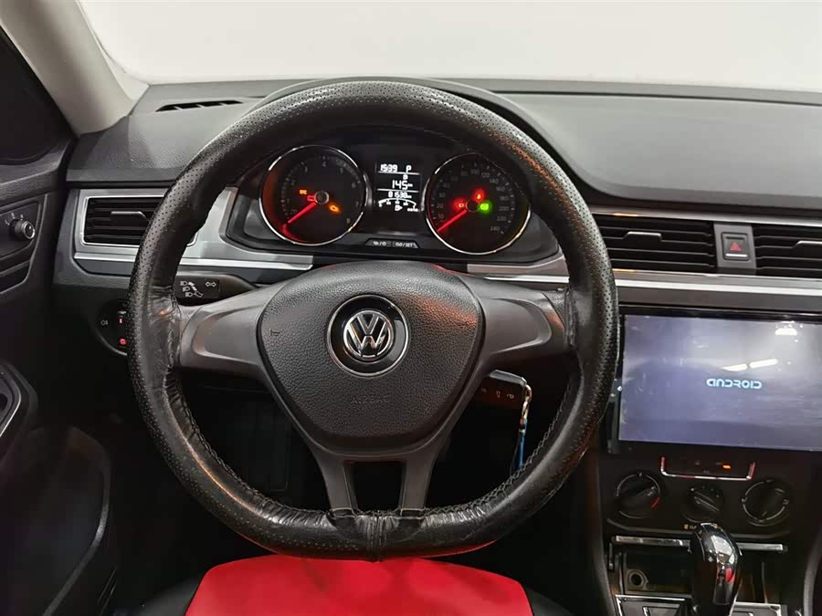 Volkswagen Bora 2018 car image #12