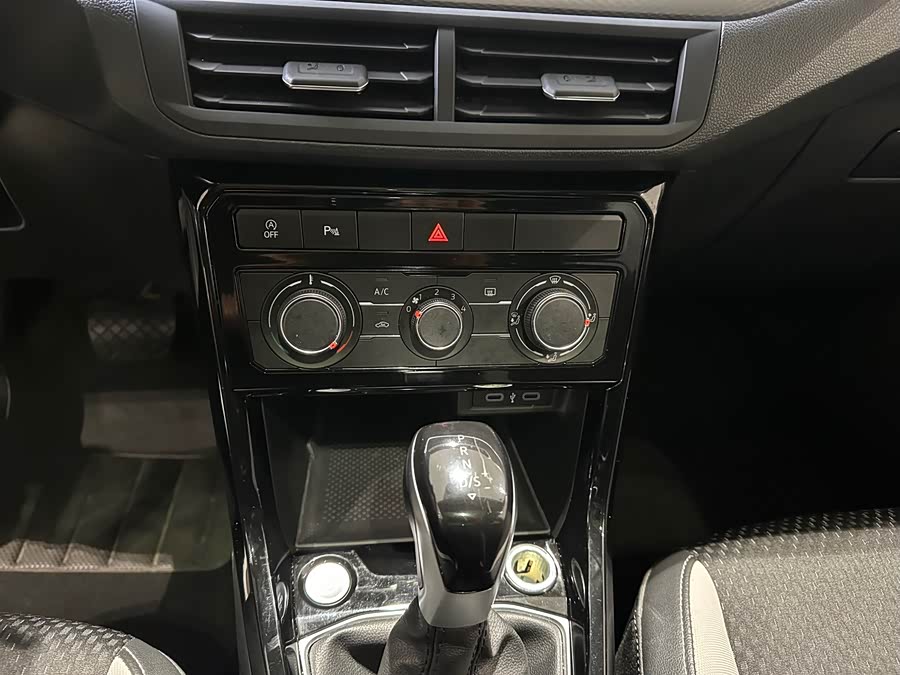 Volkswagen Tacqua 2022 car image #12