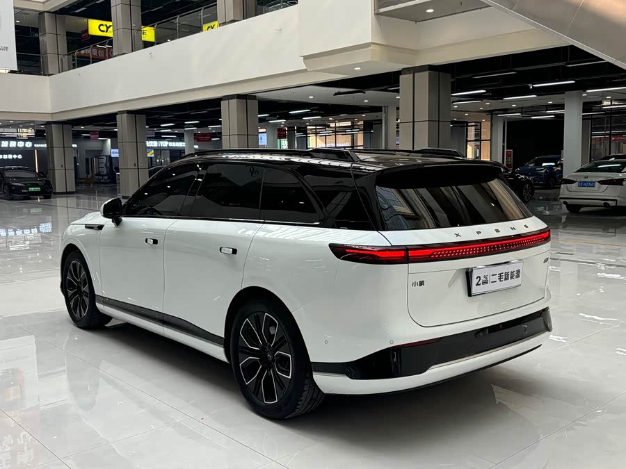 Xpeng G9 2025 car image #12