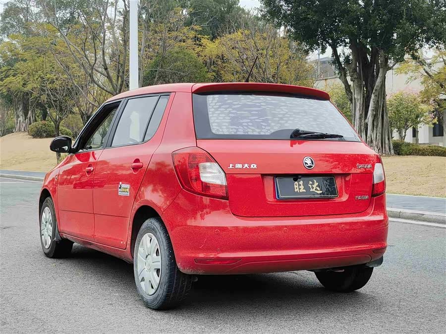 Skoda Fabia 2014 #12 Skoda Fabia 2014 car image #12