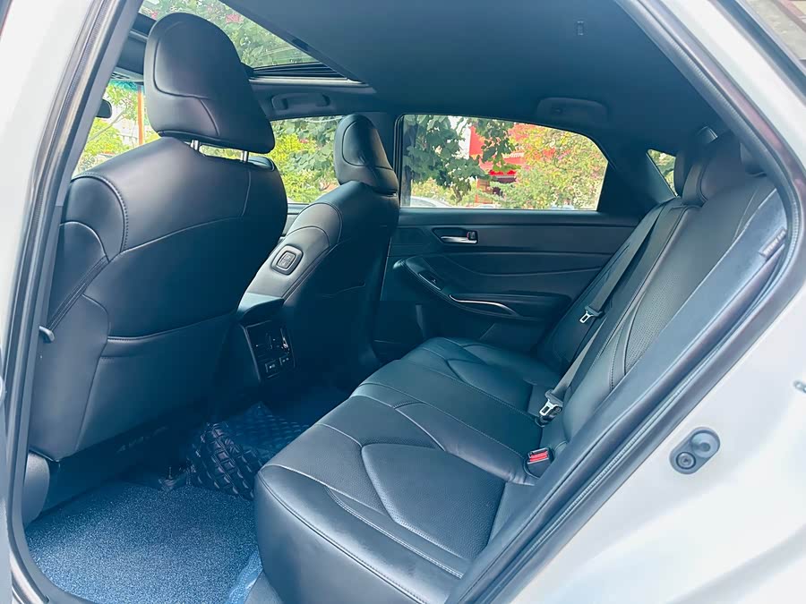 Toyota Avalon 2023 car image #12