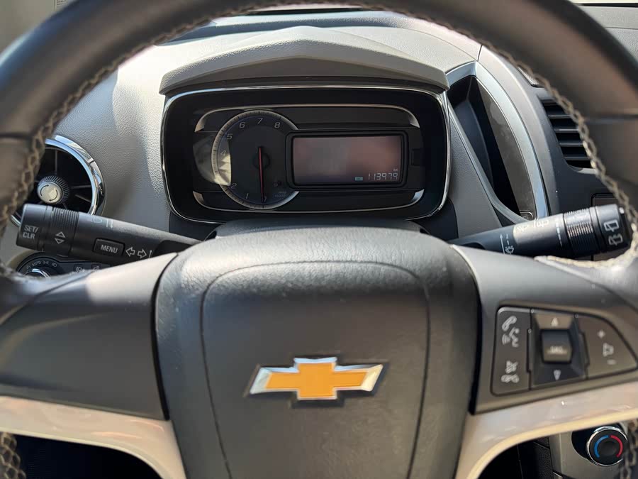 Chevrolet Tracker 2015 #12 Chevrolet Tracker 2015 car image #12