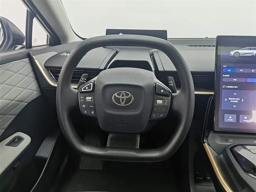 Toyota bZ3 2024 immagine di auto #12