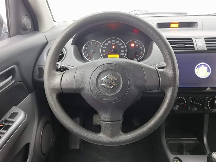 Suzuki Swift 2015 car image #12