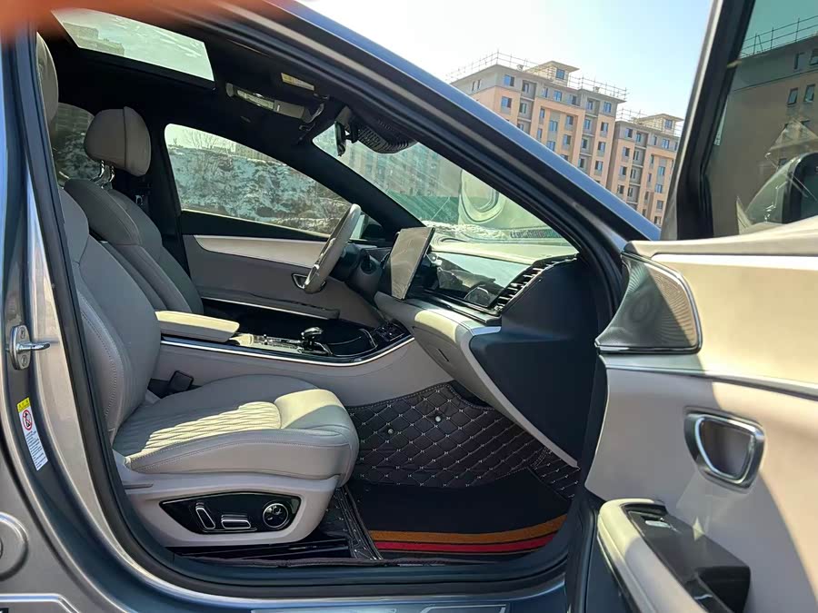 BYD Han 2025 car image #12