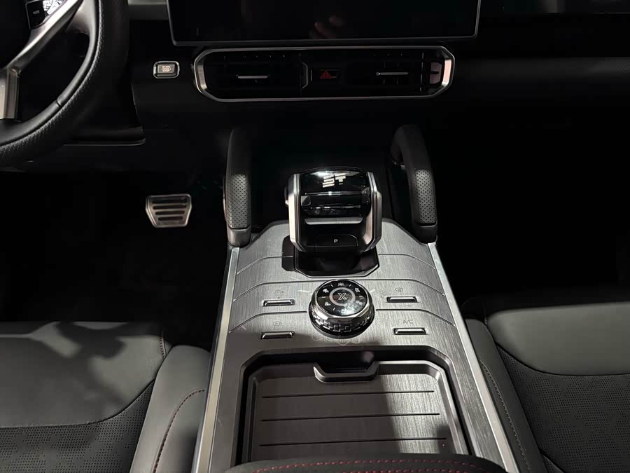 Jetour Traveller 2023 car image #12