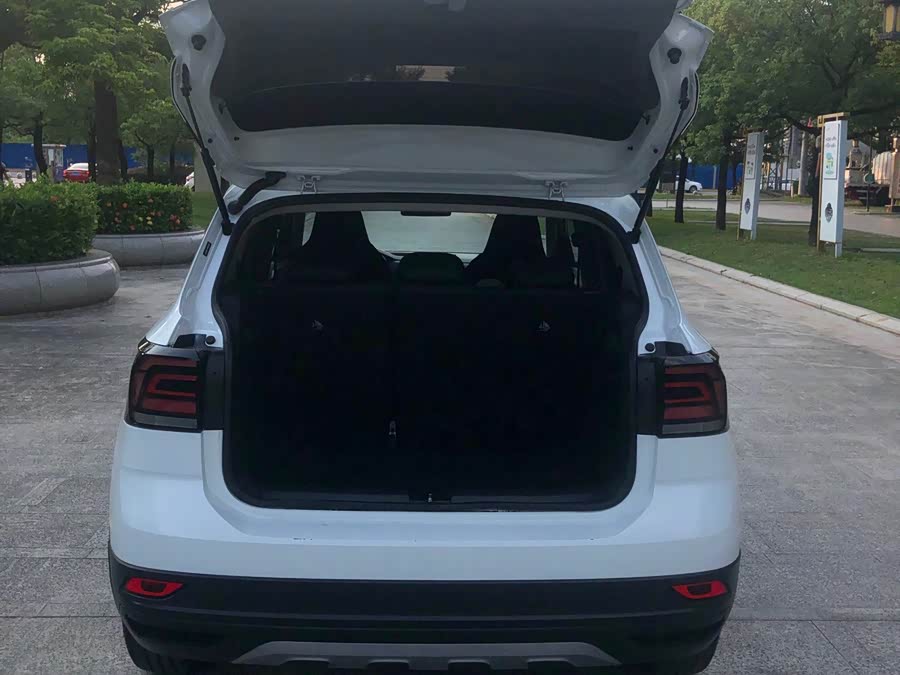 Volkswagen T-Cross 2023 #12 Volkswagen T-Cross 2023 car image #12