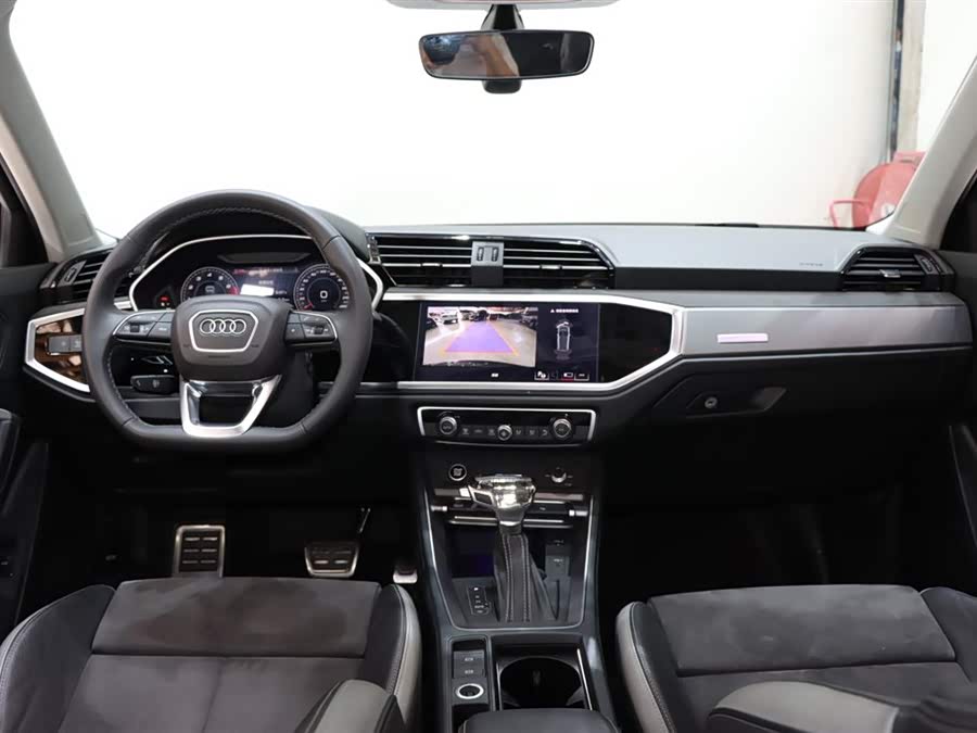 Audi Q3 2022 car image #12