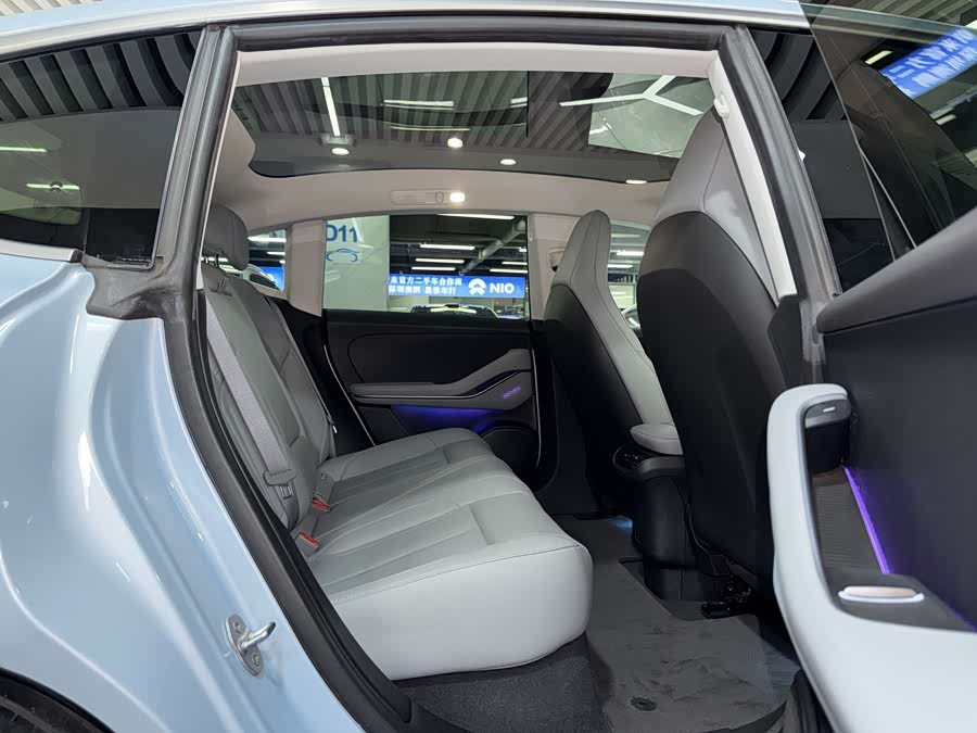 NIO ET5 2023 car image #12