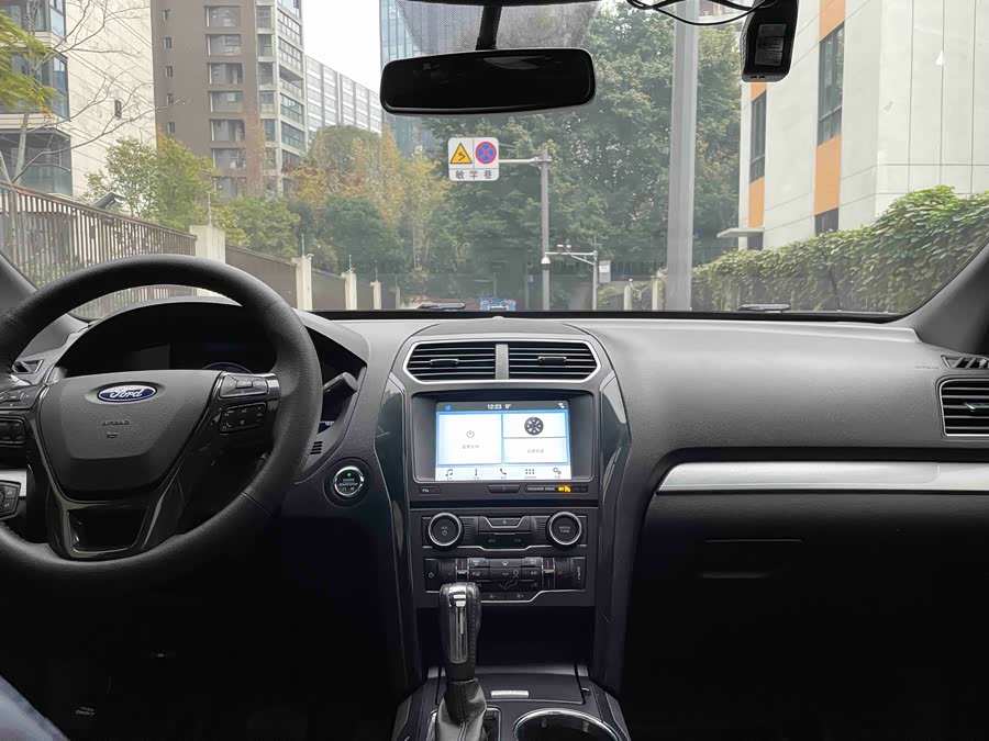 Ford Explorer (Imported) 2017 car image #12