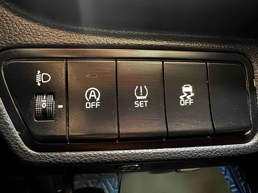 Kia Stonic 2021 image de voiture #12