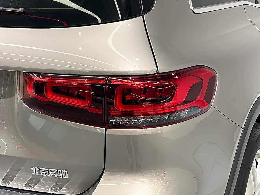 Mercedes-Benz GLB Class 2020 car image #12