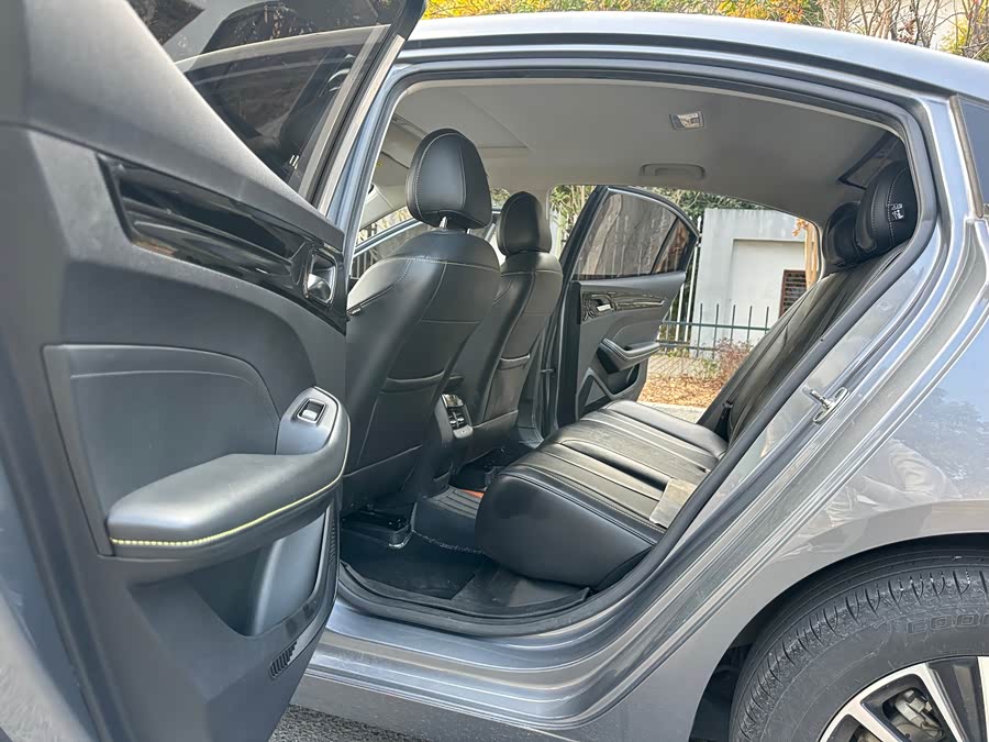 Roewe i5 2021 car image #12