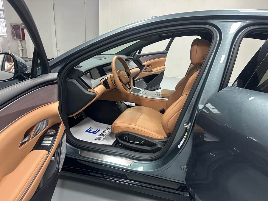 BYD HanL 2025 immagine di auto #12