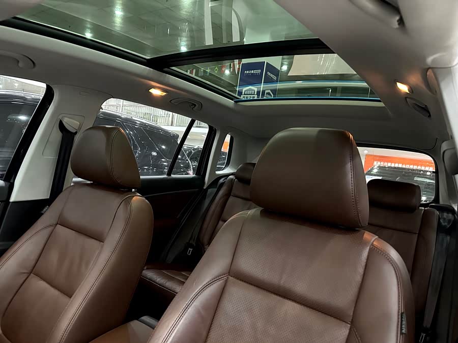 Volkswagen Tiguan 2014 car image #12