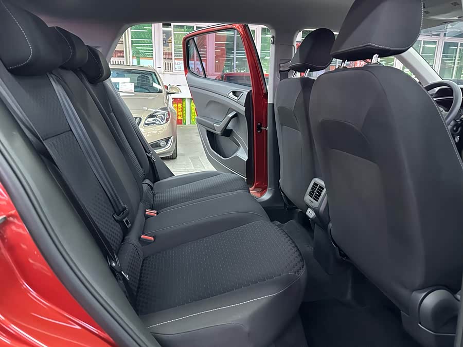 Volkswagen Tacqua 2021 car image #12