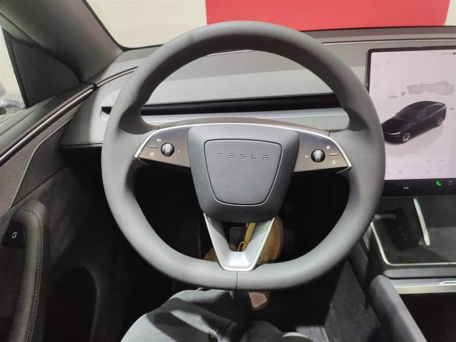 特斯拉 Model Y L 2025 汽车图片 #12