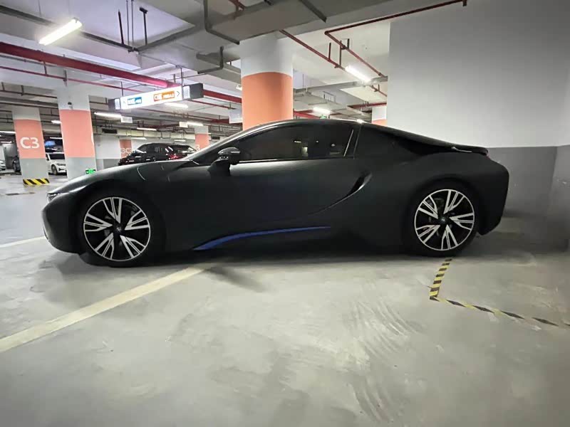 BMW i8 2018 car image #12