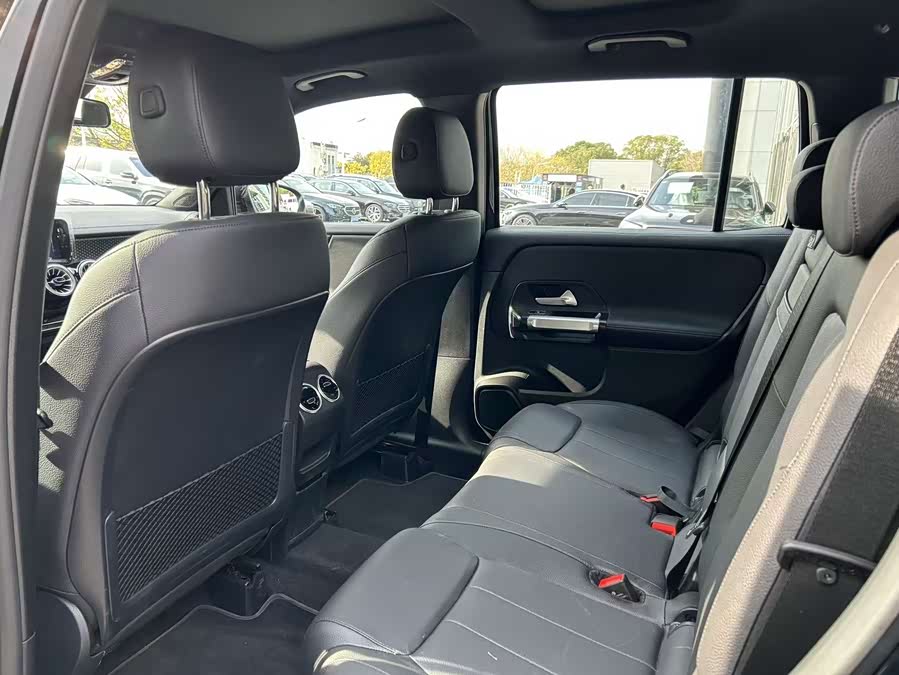 Mercedes-Benz GLB Class 2025 immagine di auto #12